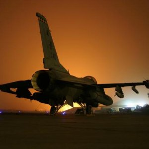 Operation Iraqi Freedom 2005: F-16 & fireglow